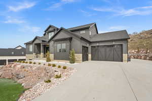 Photo 2 of 1137 E LEAMBRA LN