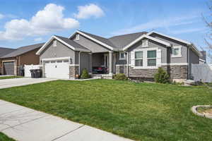 Photo 3 of 593 N 2040 E