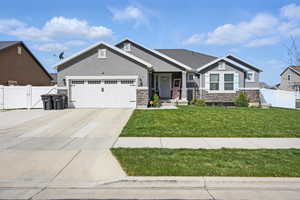 Photo 2 of 593 N 2040 E
