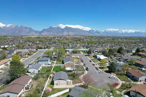 Aerial view with a mountain view and a residential view