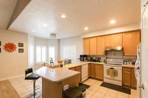 Photo 9 of 9928 S CASCADE PARK DR