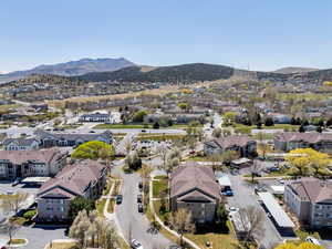 Bird's eye view featuring a residential view and a mountain view