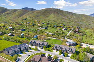 Bird's eye view featuring a mountain view and a residential view