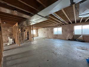 Misc room featuring concrete floors