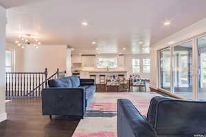 Photo 3 of 740 S WOODLAND DR