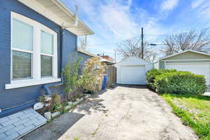 Photo 4 of 1038 E GARFIELD AVE