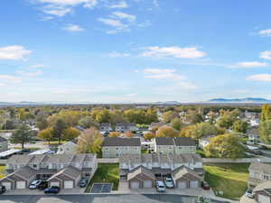 Bird's eye view featuring a mountain view and a residential view
