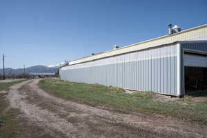 Side view of barn