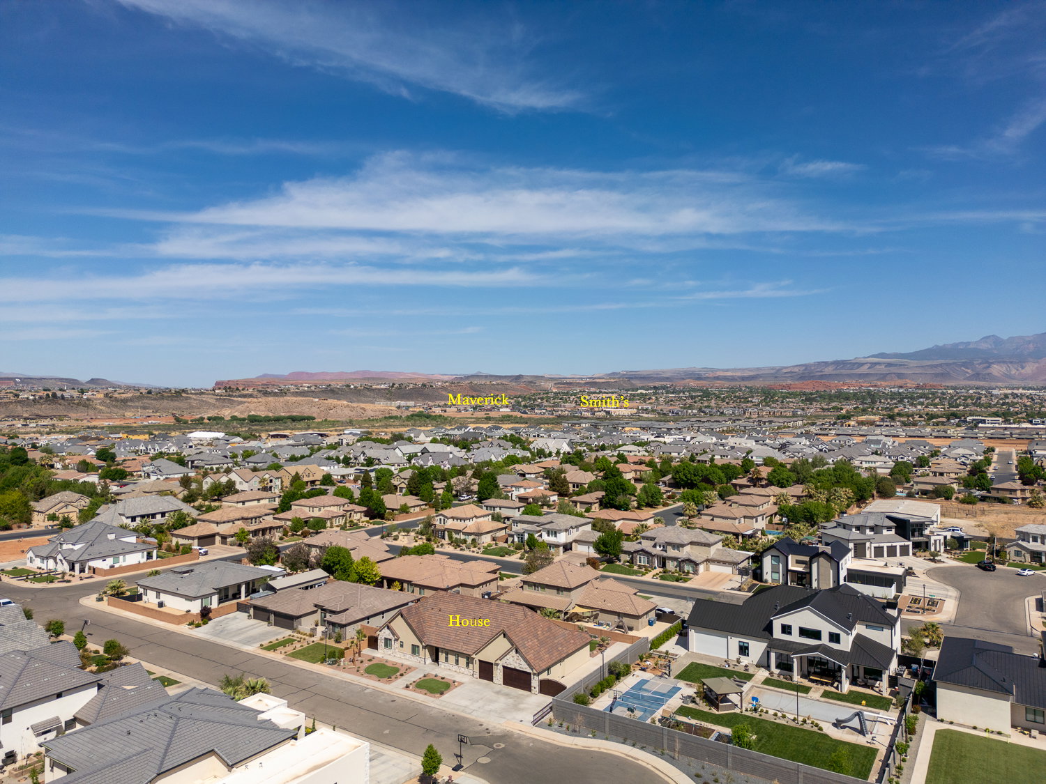 Bird's eye view with a mountain view and a residential view