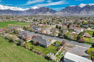 Bird's eye view with a residential view and a mountain view