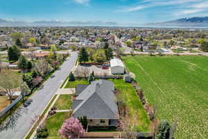 Drone / aerial view featuring a residential view and a mountain view