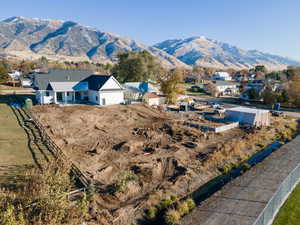 View of mountain feature