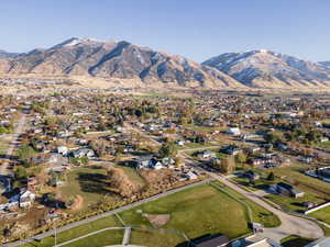 East Aerial view featuring a mountain view and a residential view