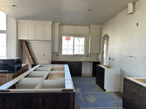 Kitchen with a center island