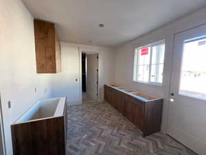 Laundry room with electric and gas hookups