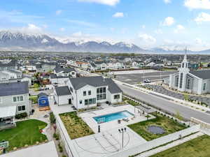 Bird's eye view with a residential view and a mountain view