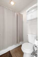 Primary Bathroom with shower / tub combo