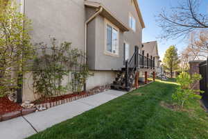 Photo 40 of 10627 N AVALON ST