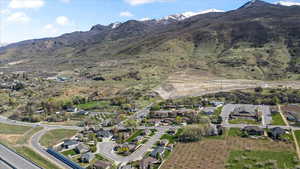 Bird's eye view featuring a residential view and a mountain view