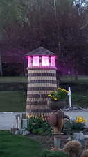 Lighthouse mailbox in action