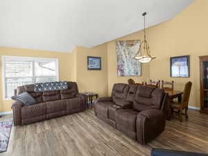 Photo 10 of 1004  URI LN