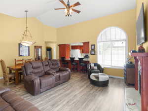 Photo 7 of 1004  URI LN