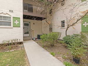 Photo 37 of 1004  URI LN