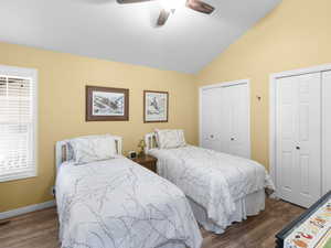 Photo 17 of 1004  URI LN