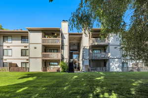 View of apartment building / complex