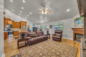 Photo 9 of 1097  DUNDEE CIR