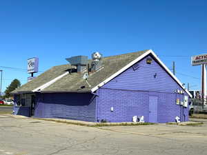 Photo 5 of 895 S UNIVERSITY AVE