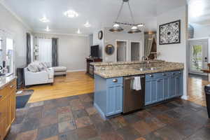 Photo 8 of 2248 E VIEW DR