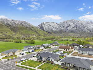 Mountain view featuring a residential view