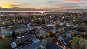 Birds eye view of property featuring a residential view and a mountain view