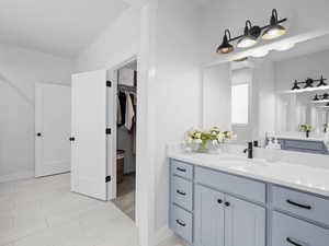 Primary en-suite bath