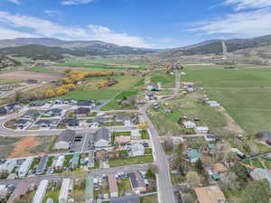 Aerial view with a mountain view