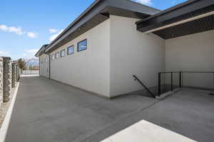 Separate entrance  & Parking space to ADU