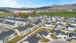 Bird's eye view featuring a residential view and a mountain view