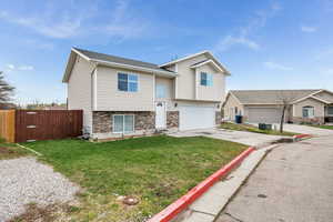 Photo 4 of 818 W 530 S
