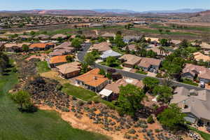 Bird's eye view featuring a residential view and a mountain view