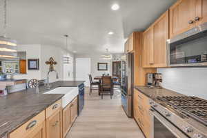 Kitchen & semi-formal dining