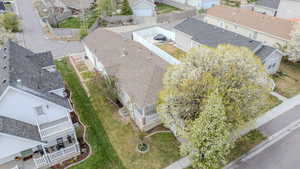 Birds eye view of property featuring a residential view