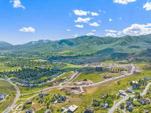 Aerial view with a mountain view