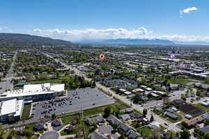 Aerial view with a mountain view