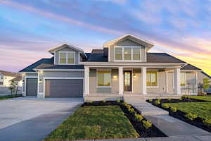 Photo 1 of 819 W SARA DR