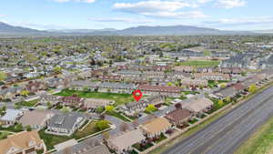 Bird's eye view featuring a residential view and a mountain view
