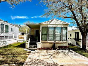 View of manufactured / mobile home