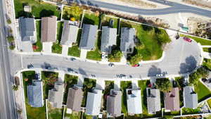 Birds eye view of property featuring a residential view