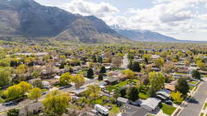 Aerial view featuring a mountain view and a residential view