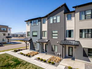 Townhome with a mountain view